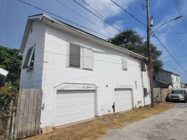 Main picture of 5317 Avenue P 1/2 Rear