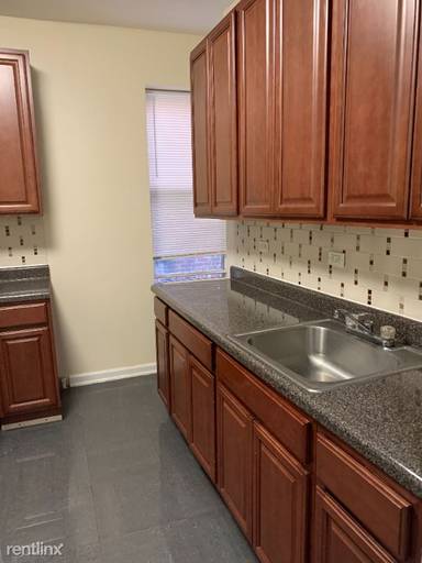 Main picture of 146 Manhattan Ave