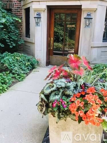Main picture of 2309 N Commonwealth Ave