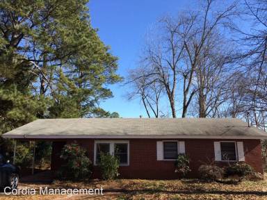 Main picture of 2450 Randall Ave