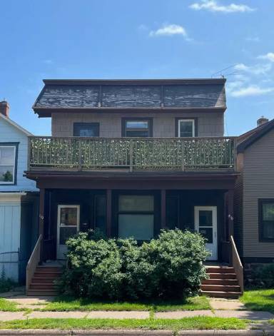 Main picture of 810 1/2 E 3rd St