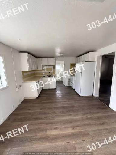 Main picture of 6621 Hooker St
