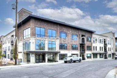 Main picture of 2240 E Laney Ave