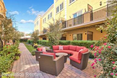 Main picture of 421 W 6th St