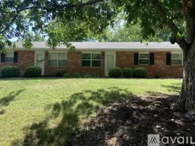 Main picture of 1015 Duke St