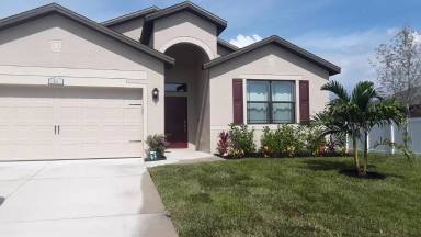 Main picture of 511 NE 19th Pl