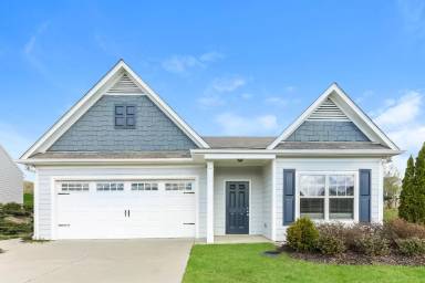 Main picture of 325 Clover Cir