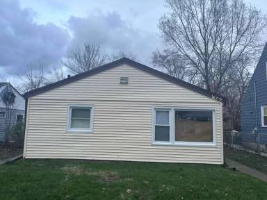 Main picture of 16751 Crane Ave