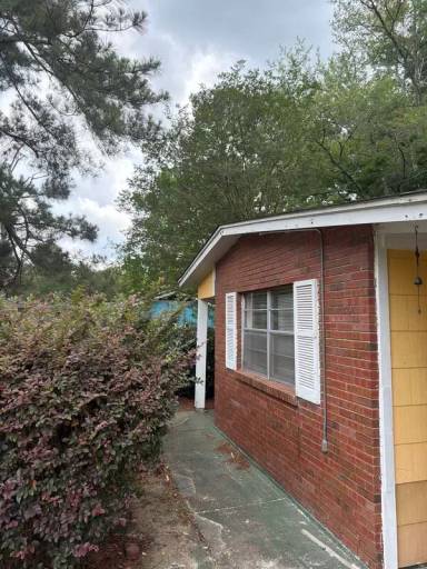 Main picture of 663 Queen Julianna Ln