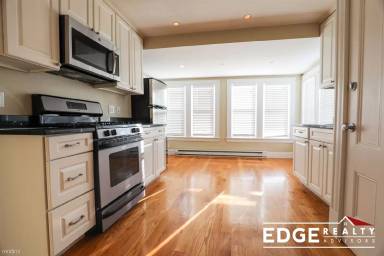 Main picture of 34 Antwerp St