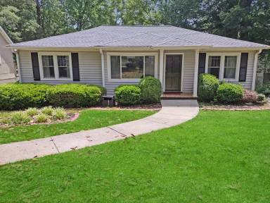 Main picture of 1125 Ralph Rd NE