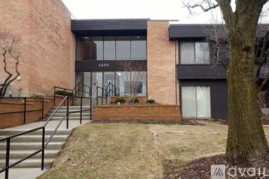 Main picture of 1255 N Sterling Ave