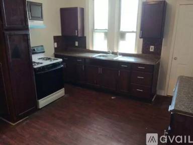 Main picture of 1208 N Montford Ave