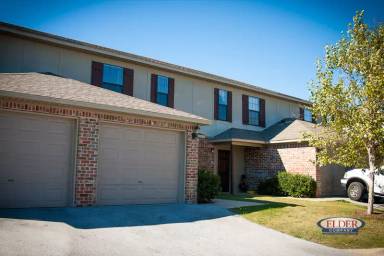 Main picture of 2324 Hidden Lake St