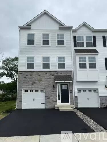 Main picture of 136 Bell Ct