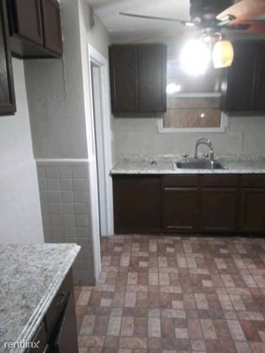Main picture of 16878 Prevost St