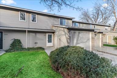 Main picture of 2567 S Sumac Ln