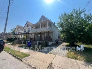 Main picture of 2246 E 86th St