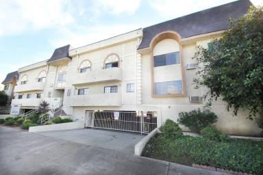 Main picture of 1140 Venice Blvd