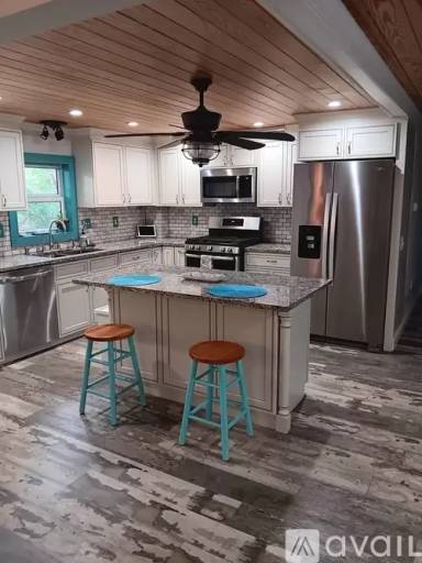 Main picture of 920 S Silver Cir