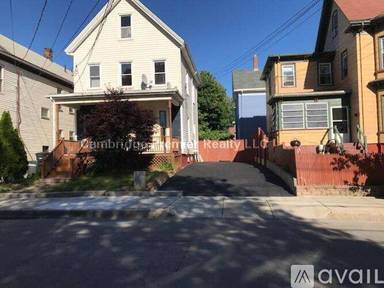Main picture of 217 School St