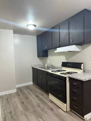Main picture of 5363 Castle St