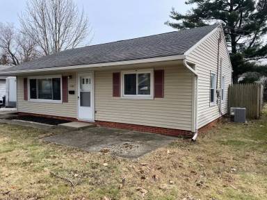 Main picture of 1747 Benjamin Rd