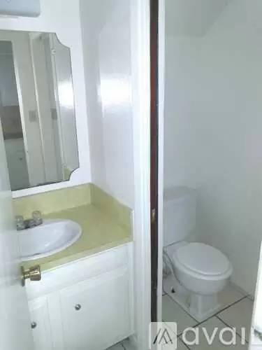 Main picture of 1704 W McIntyre St