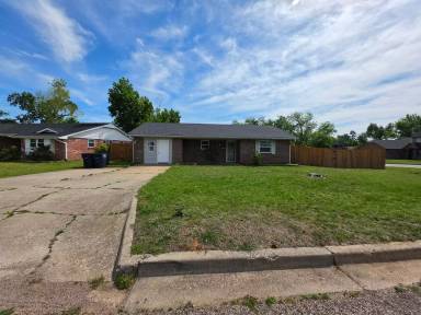 Main picture of 1 Red Oak Rd