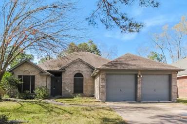Main picture of 18703 Singing Woods Dr