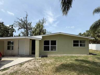 Main picture of 4830 Treasure Dr