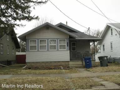 Main picture of 706 Moir St