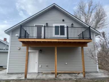 Main picture of 1310 E Lewis St