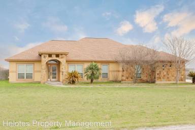 Main picture of 15822 Lake Breeze Dr