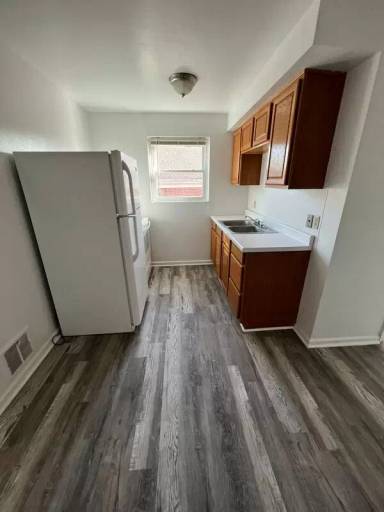 Main picture of 250 Basswood Ave