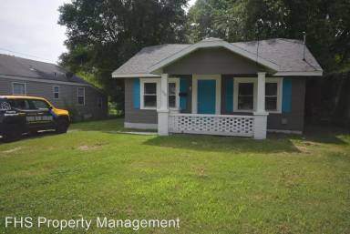 Main picture of 2623 N East Ave