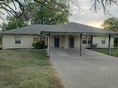Main picture of 1385 Main St