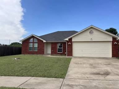 Main picture of 3908 Mustang Dr