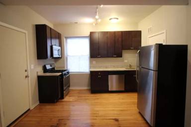 Main picture of 4740 N Malden St