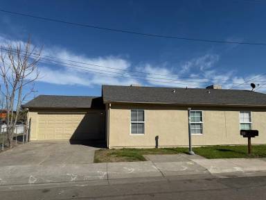 Main picture of 808 N Bieghle St