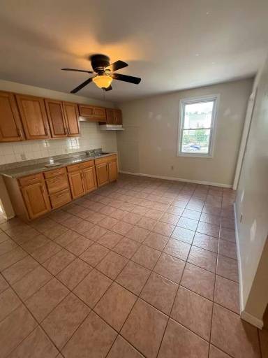 Main picture of 1015 Main St