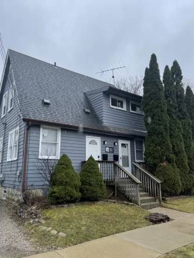 Main picture of 942 Woodlawn Ave