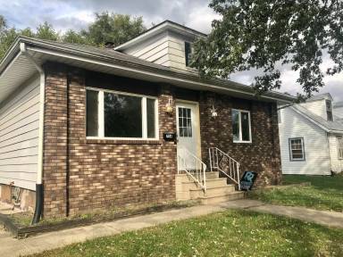 Main picture of 706 Belden St