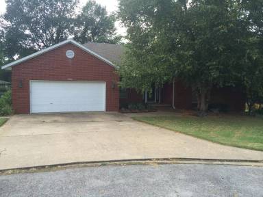 Main picture of 1600 S 28th Pl