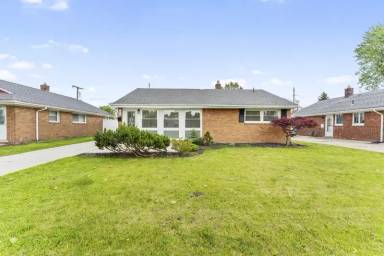 Main picture of 18085 Hinton St