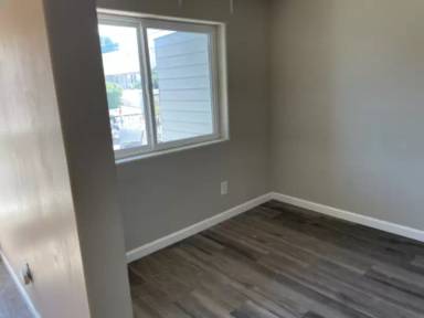 Main picture of 1208 W 9th St