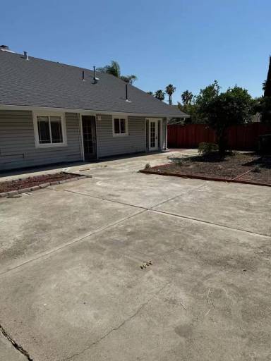 Main picture of 3893 Clough Ave