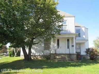 Main picture of 7 Westmoor Dr