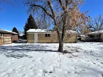 Main picture of 5555 Racine St