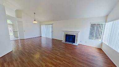 Main picture of 17 Columbus